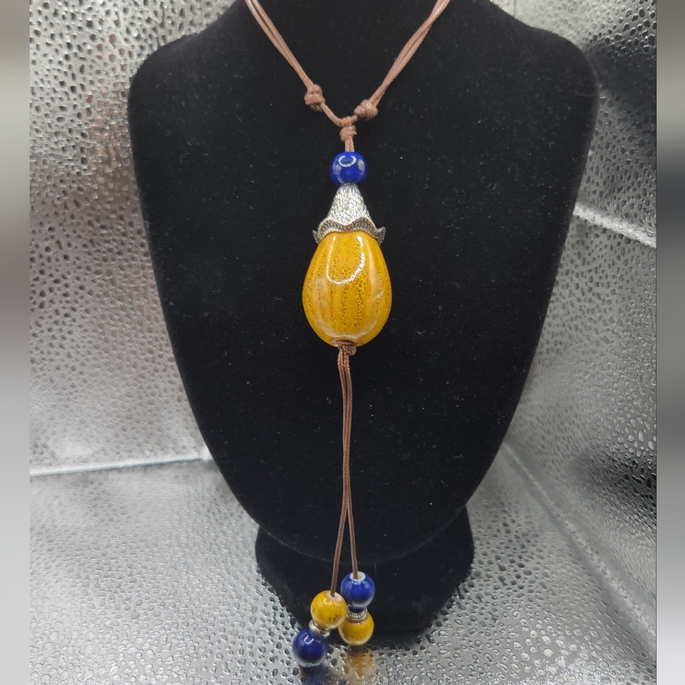 Elegant Yellow and Blue Pendant Necklace